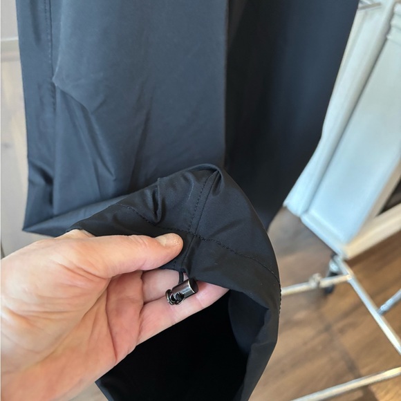 Babaton Women’s Black Nylon Cargo Pant - Picture 6 of 6